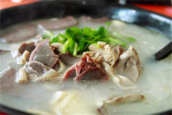 悠然自得老鸭粉丝汤